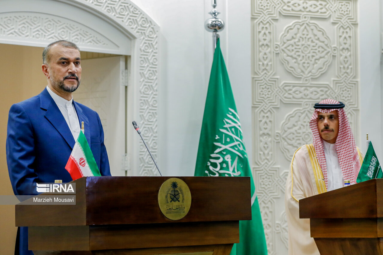  دعوت وزیر خارجه عربستان از امیر عبداللهیان برای تماشای فوتبال تیم های دو کشور در ریاض